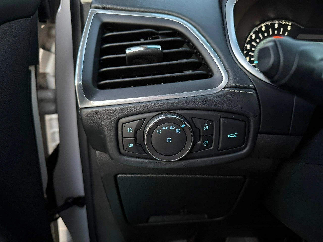 Ford Edge - Zdjęcie 26