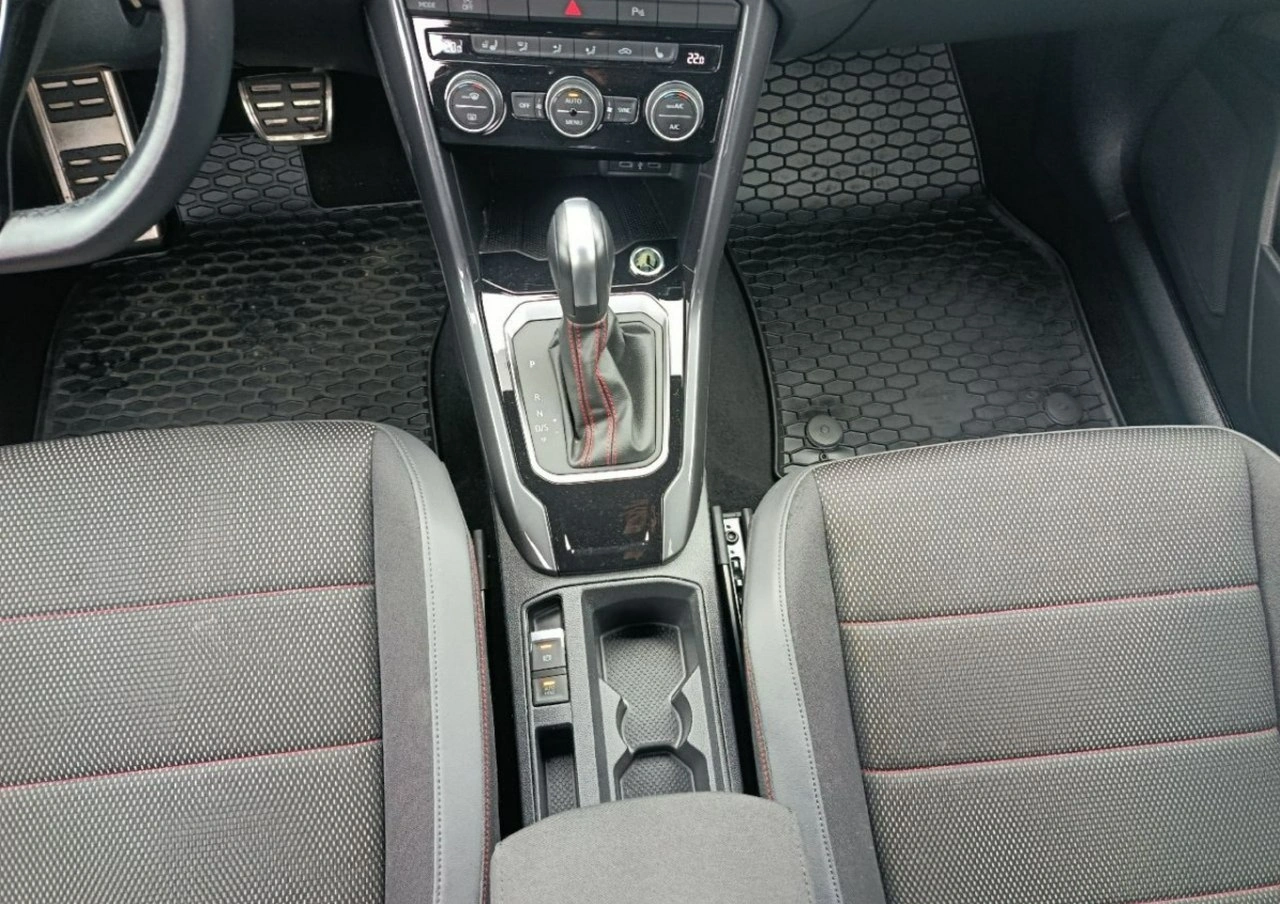 Volkswagen T-Roc - Zdjęcie 9