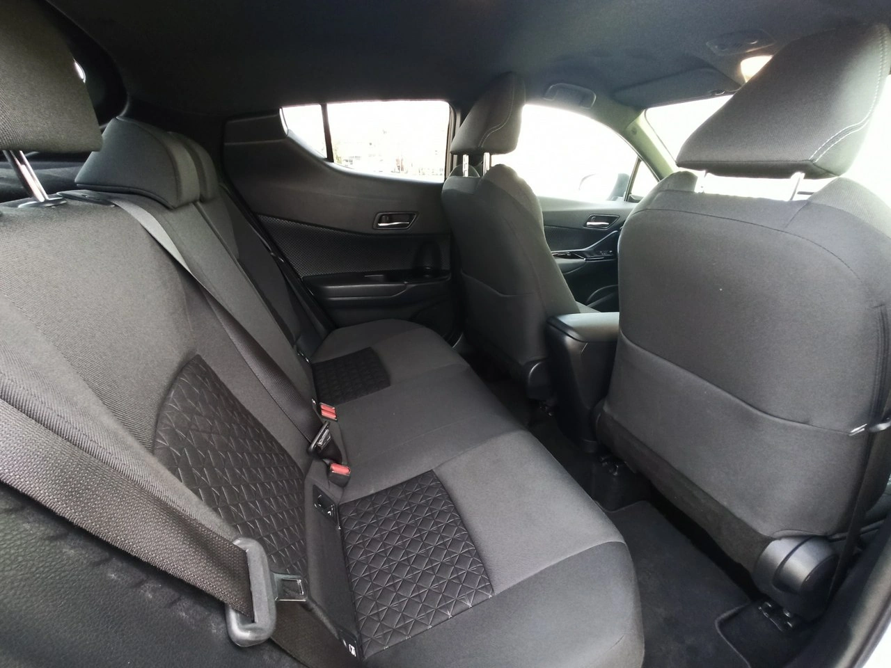 Toyota C-HR - Zdjęcie 9