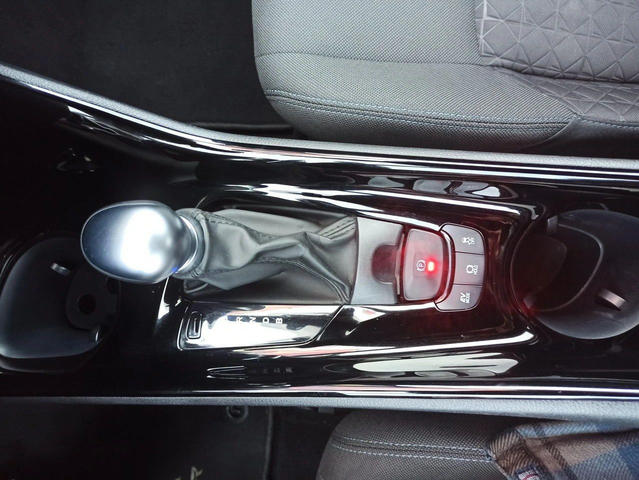 Toyota C-HR - Zdjęcie 17