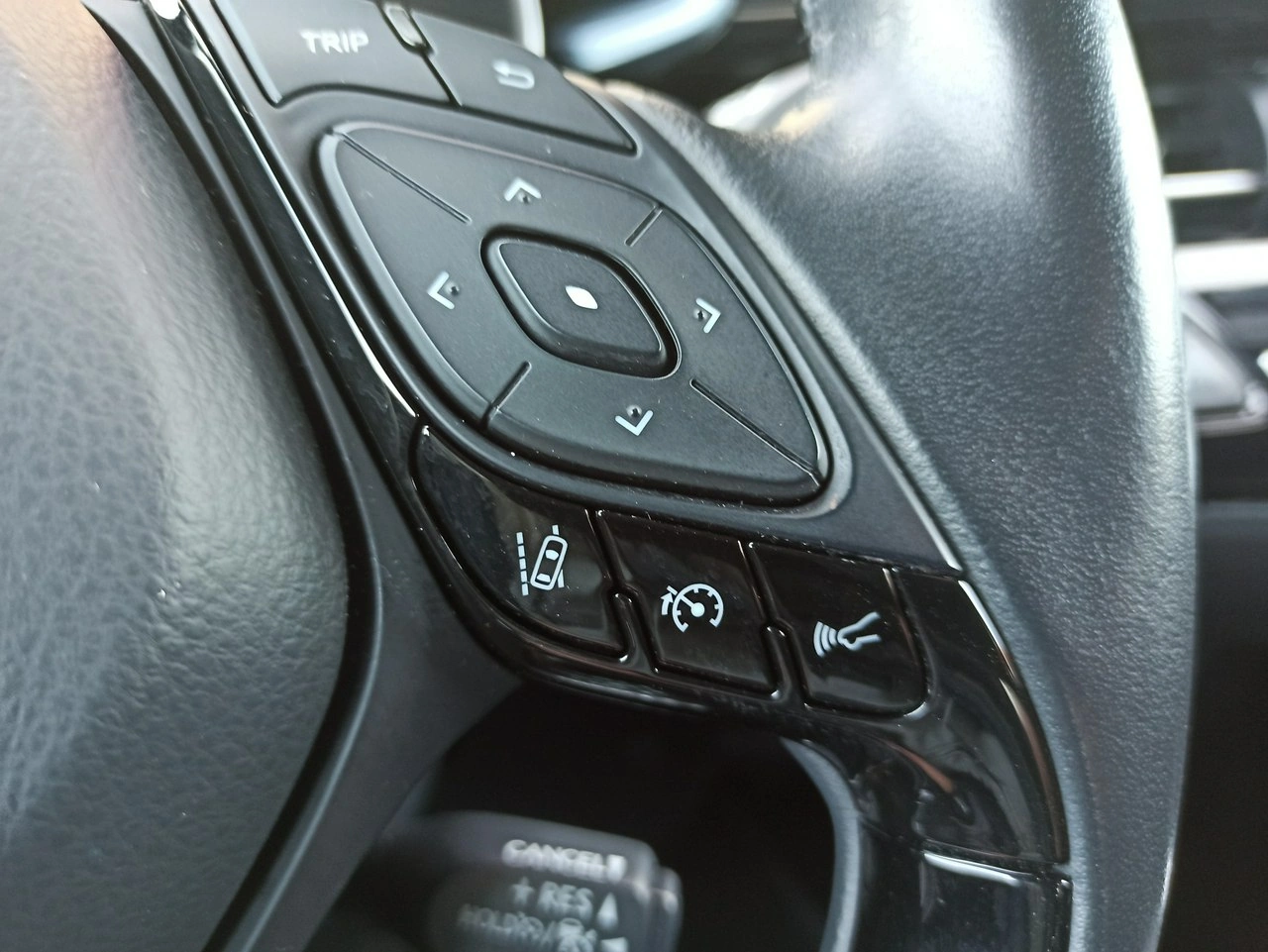 Toyota C-HR - Zdjęcie 25