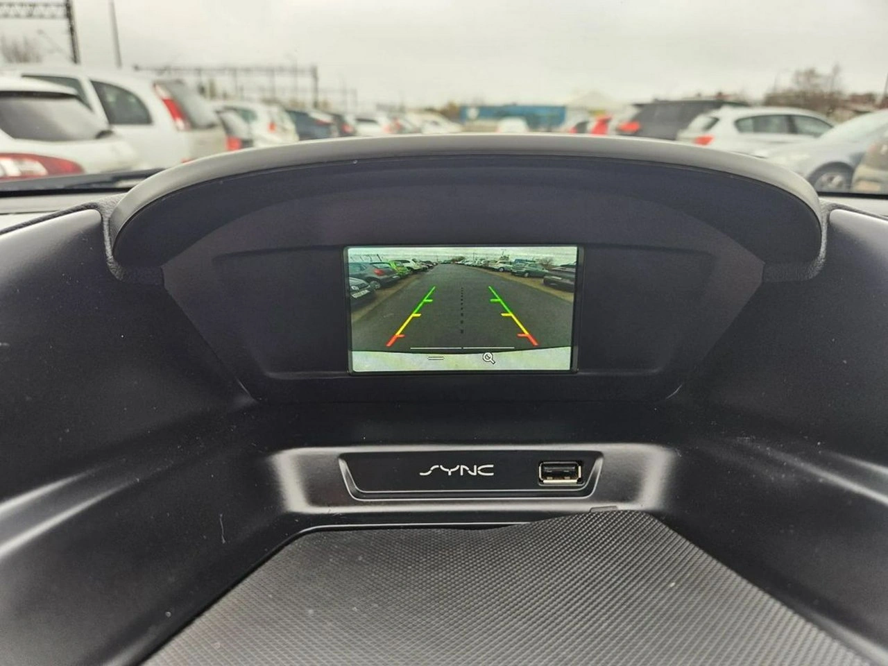 Ford Kuga - Zdjęcie 16