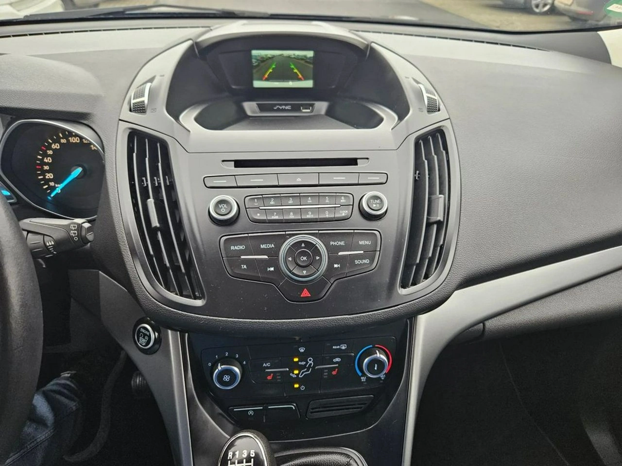 Ford Kuga - Zdjęcie 17