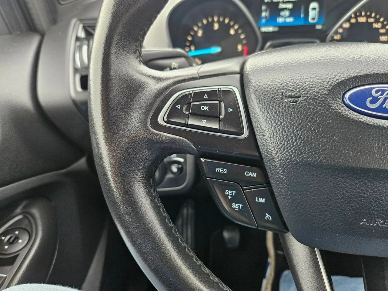 Ford Kuga - Zdjęcie 20