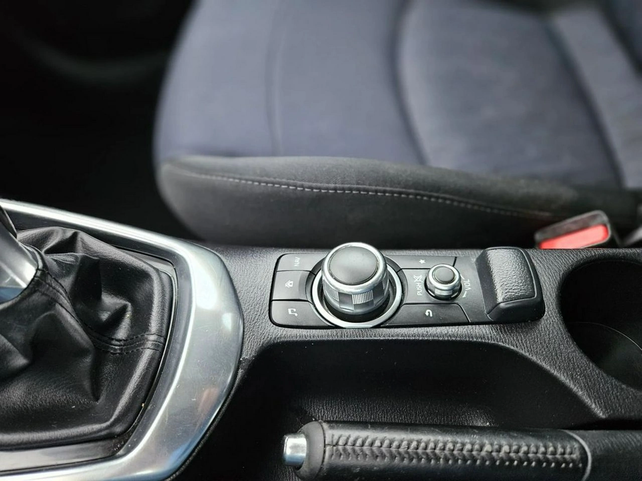 Mazda 2 - Zdjęcie 17