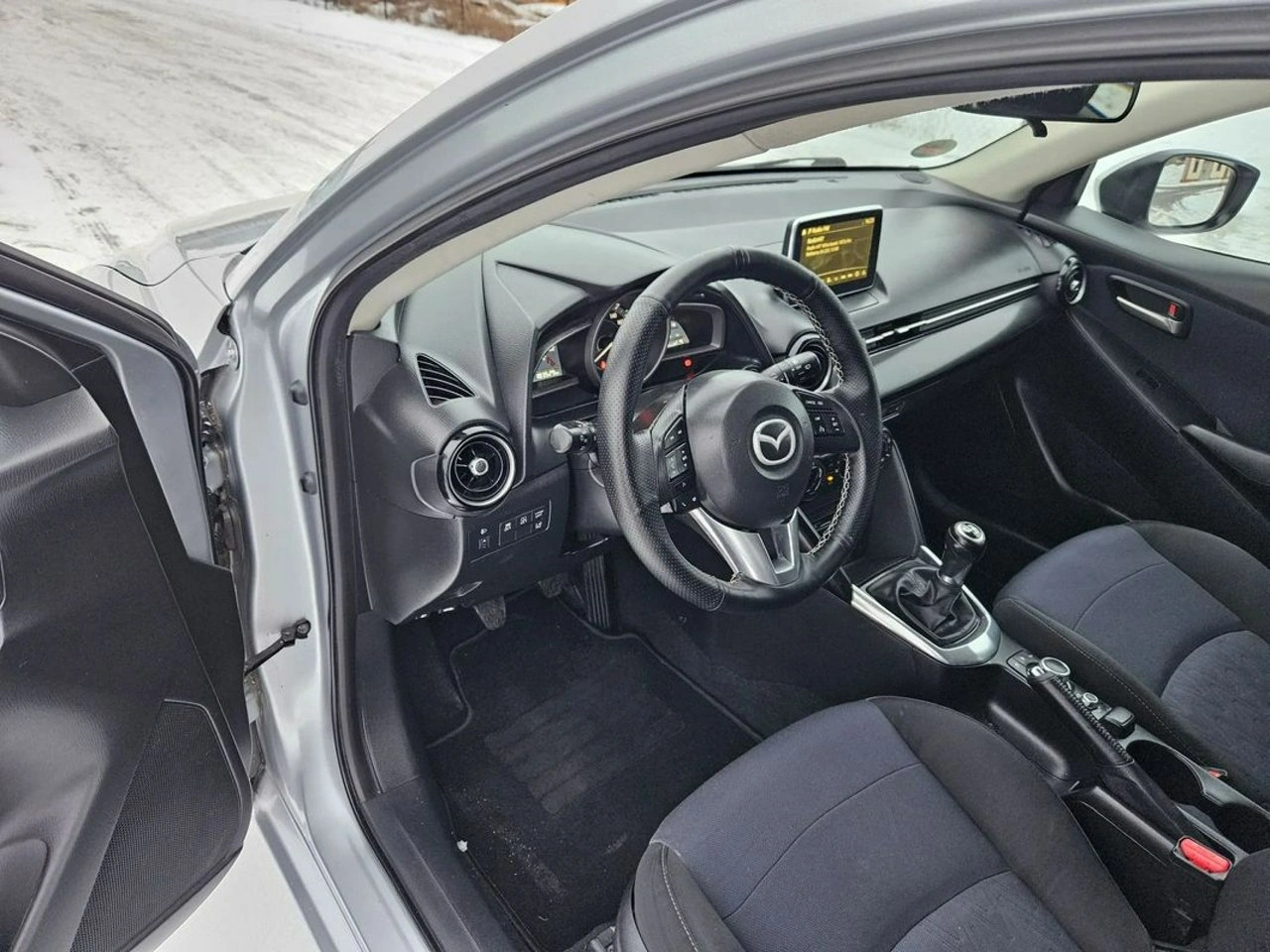 Mazda 2 - Zdjęcie 5