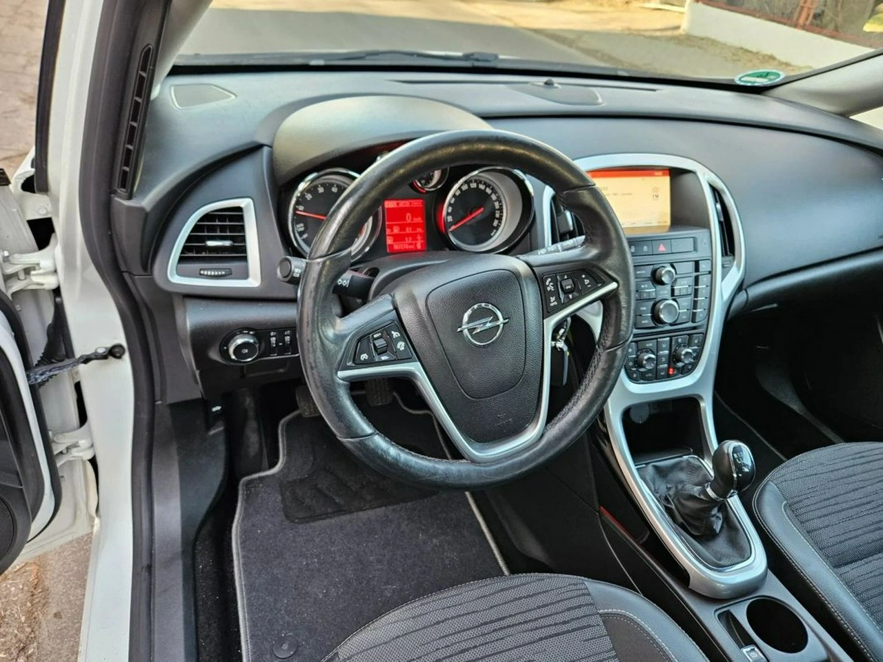 Opel Astra - Zdjęcie 10