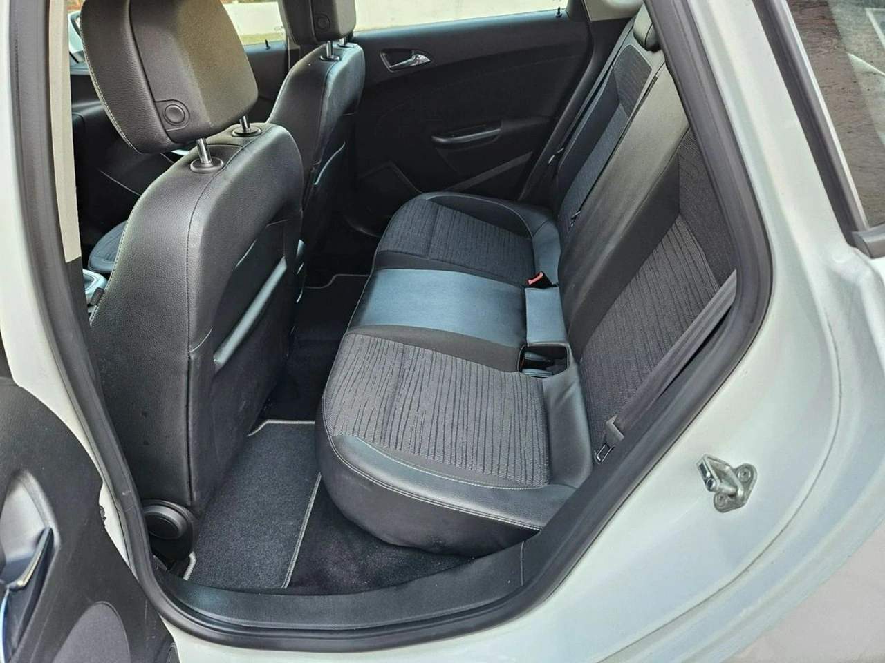 Opel Astra - Zdjęcie 11