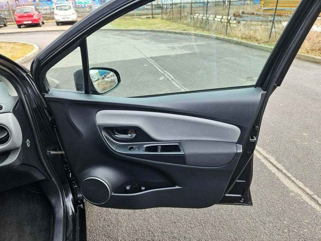 Toyota Yaris - Zdjęcie 15