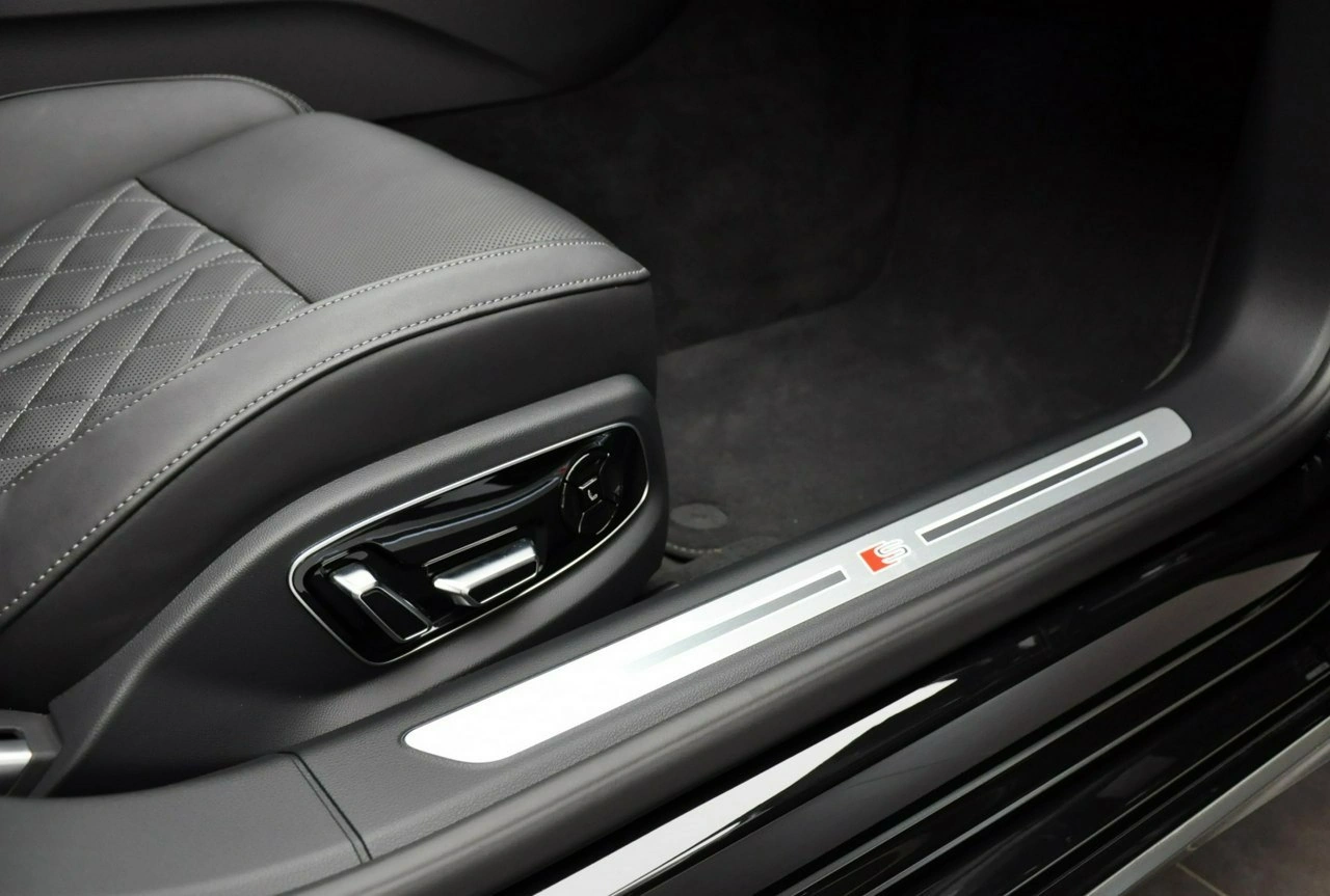 Audi A8 - Zdjęcie 19
