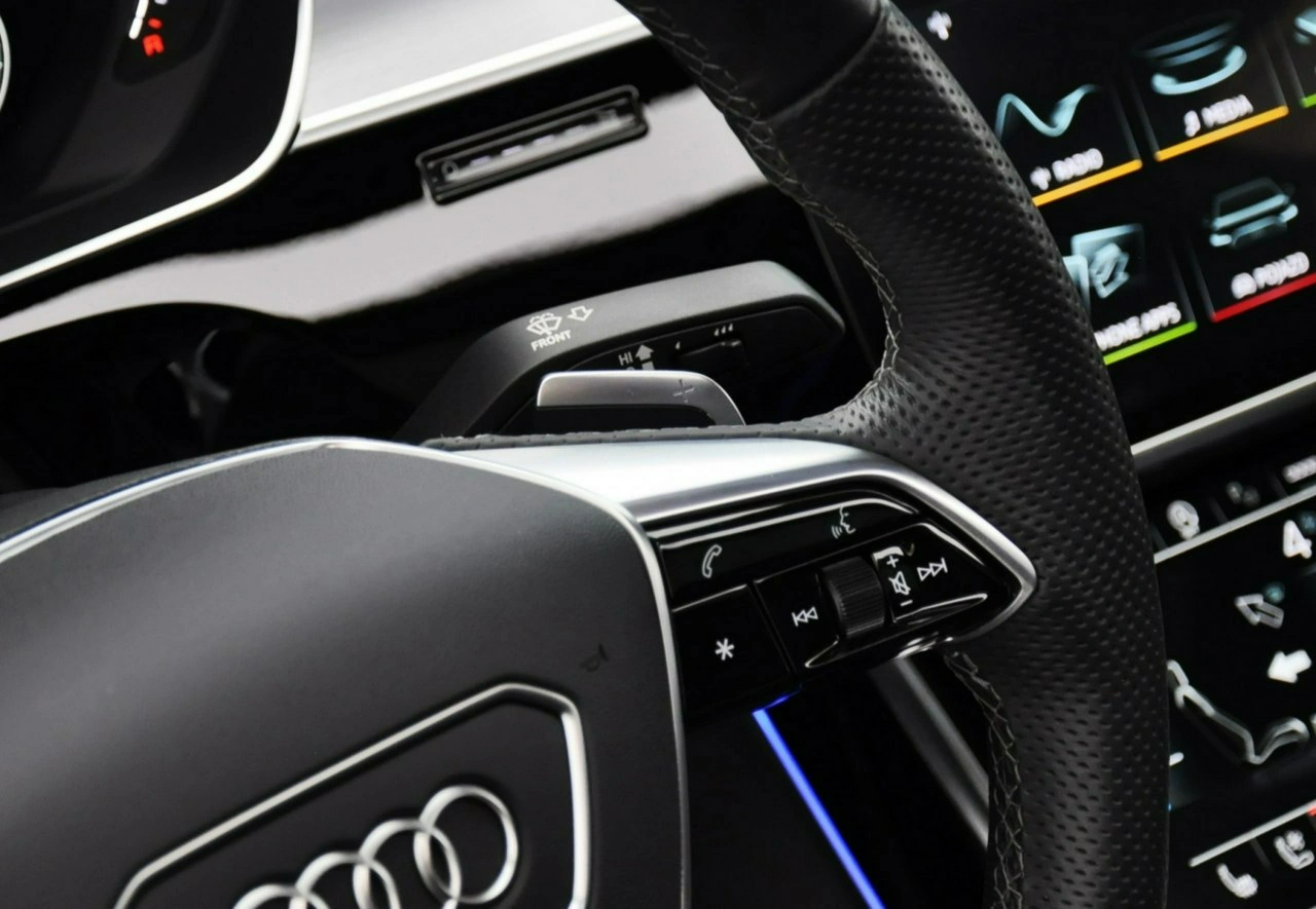 Audi A8 - Zdjęcie 24