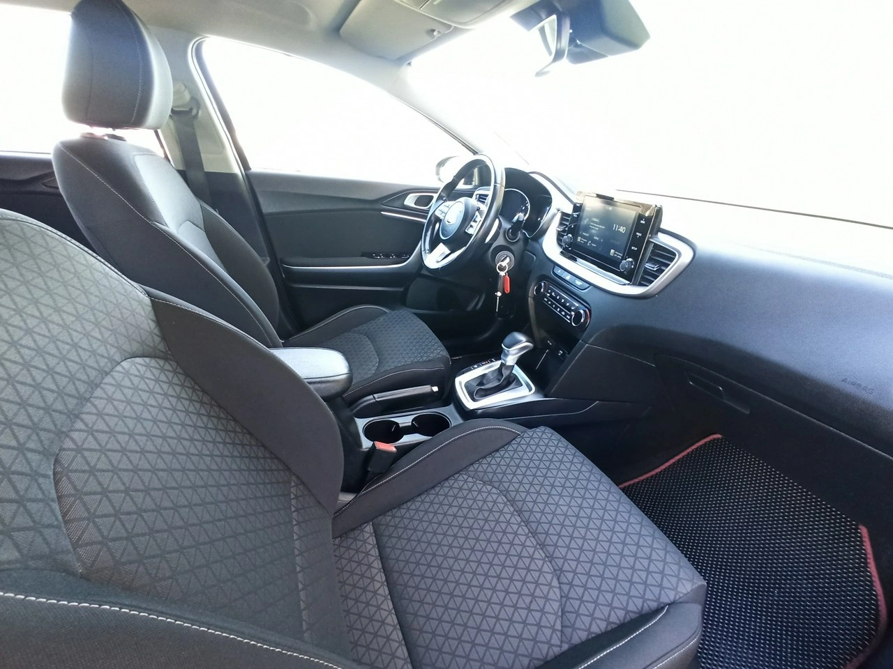 Kia Ceed - Zdjęcie 10