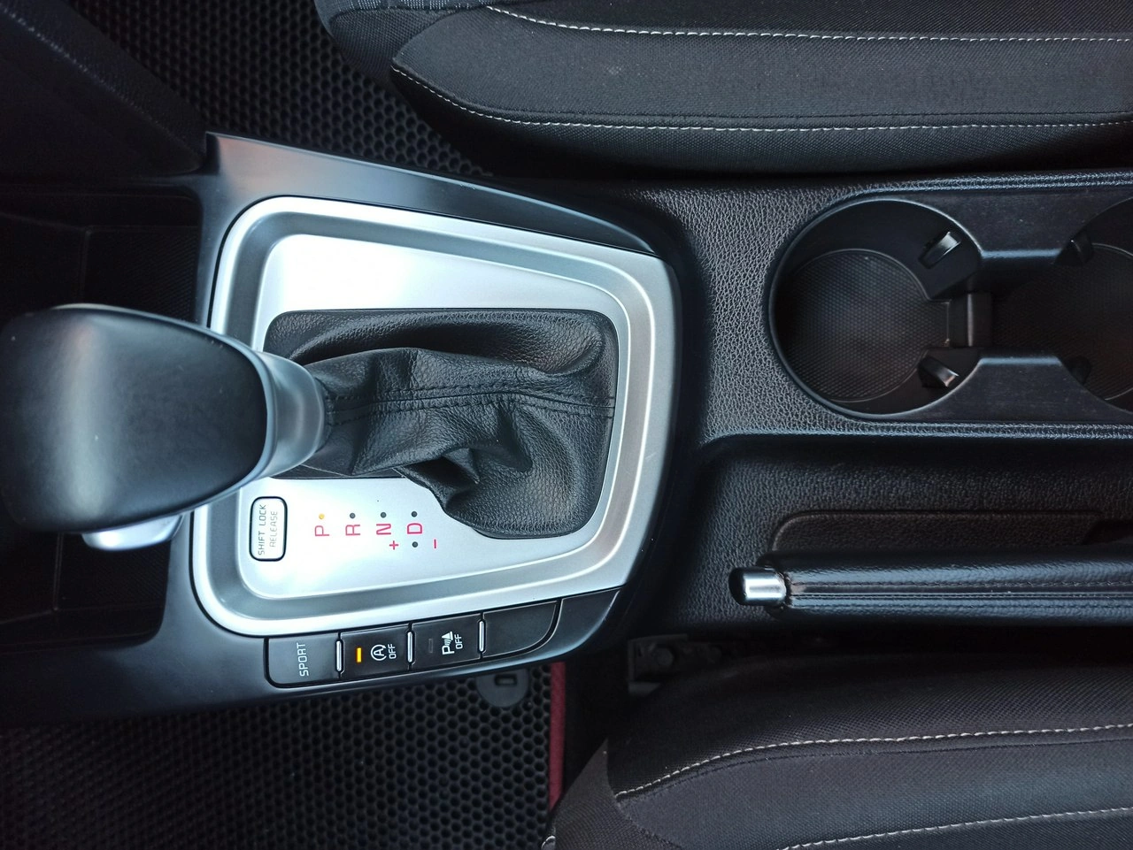 Kia Ceed - Zdjęcie 15