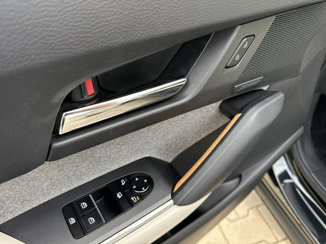 Mazda MX-30 - Zdjęcie 11