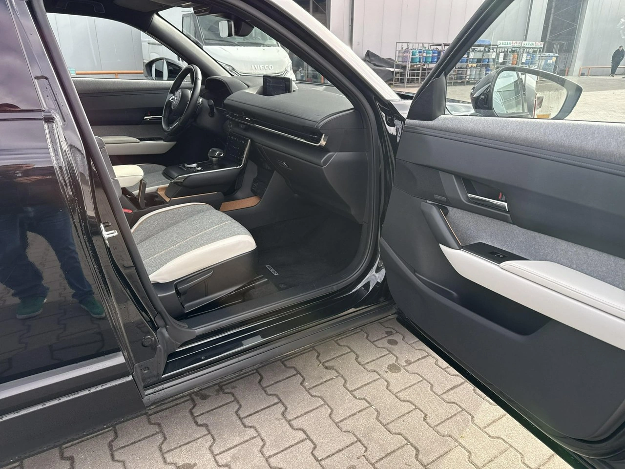 Mazda MX-30 - Zdjęcie 17