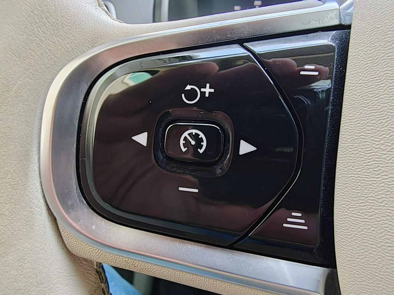 Volvo XC 90 - Zdjęcie 16