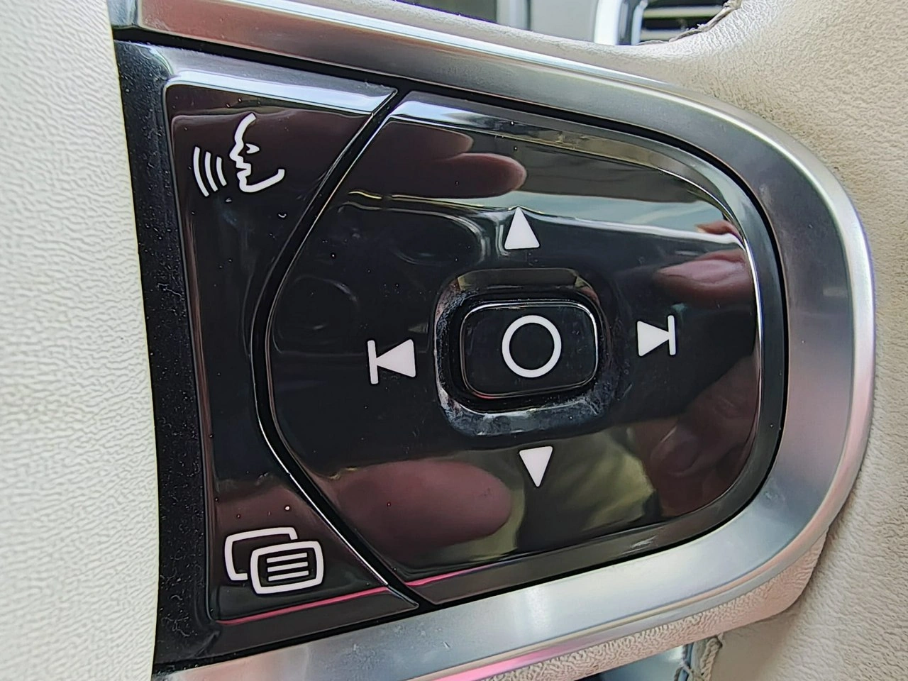 Volvo XC 90 - Zdjęcie 17