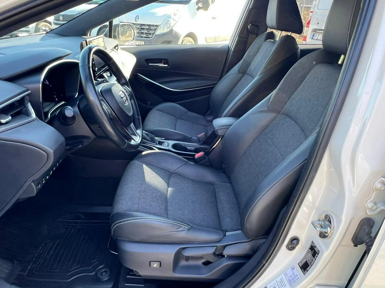 Toyota Corolla - Zdjęcie 16