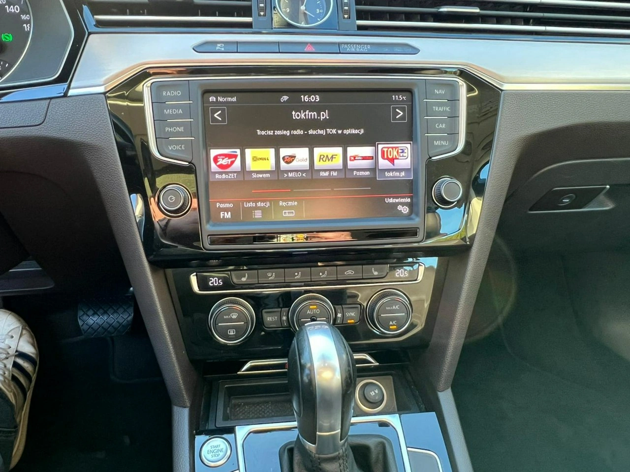 Volkswagen Passat - Zdjęcie 23