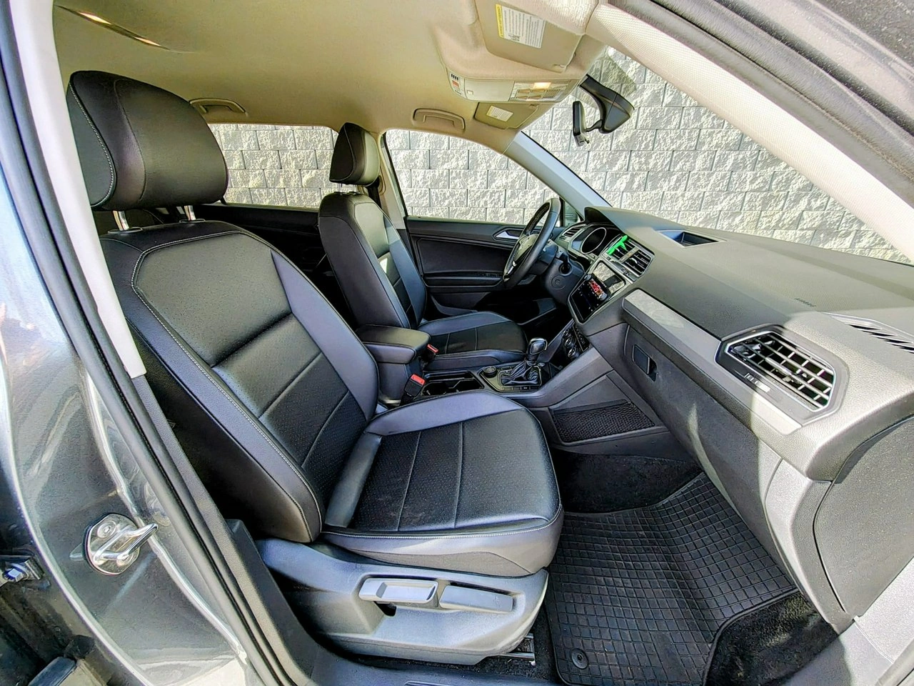 Volkswagen Tiguan - Zdjęcie 14