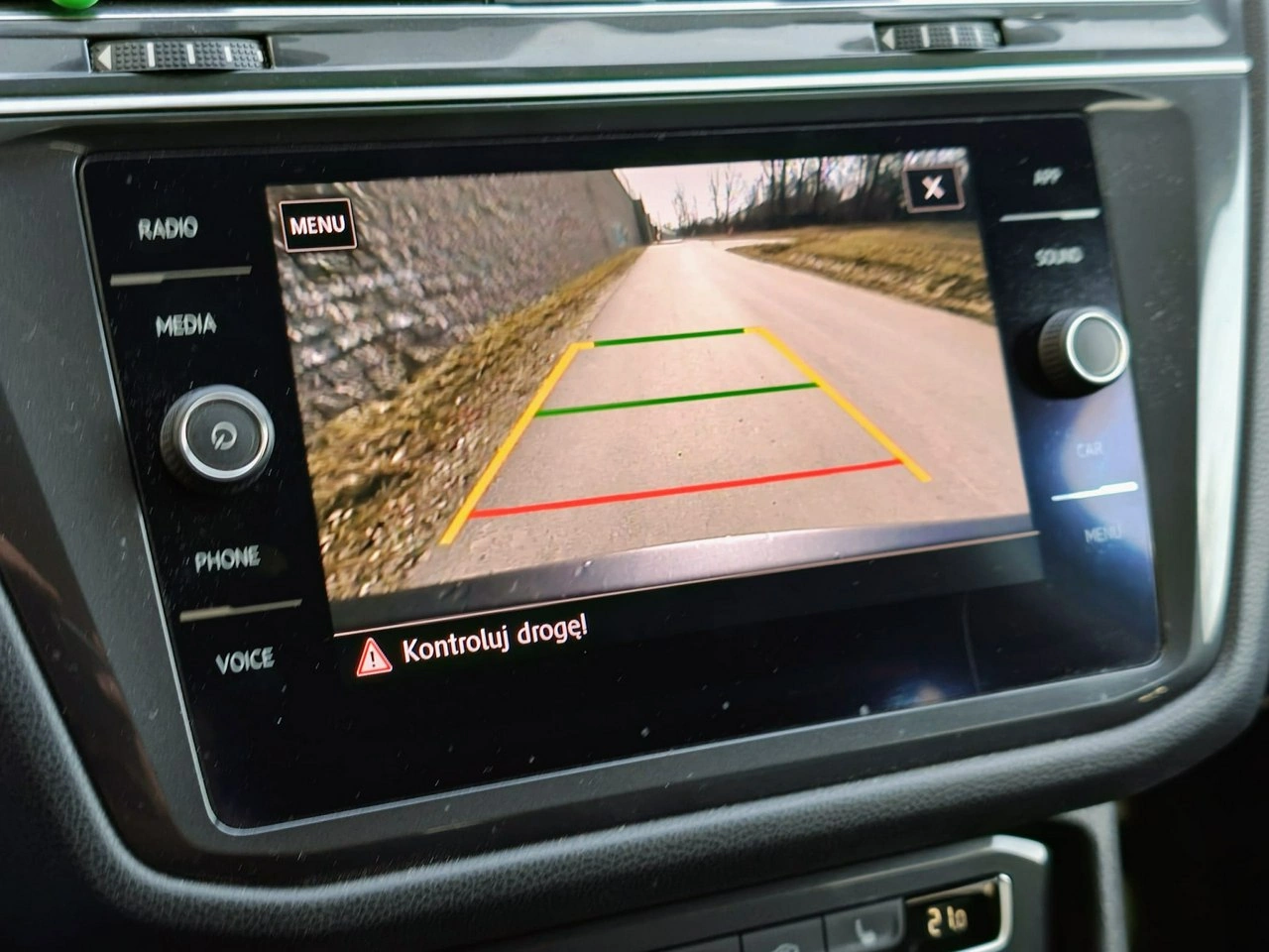 Volkswagen Tiguan - Zdjęcie 17