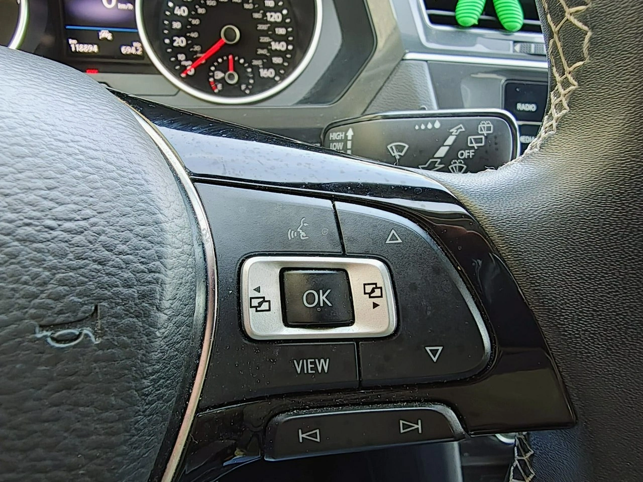 Volkswagen Tiguan - Zdjęcie 23