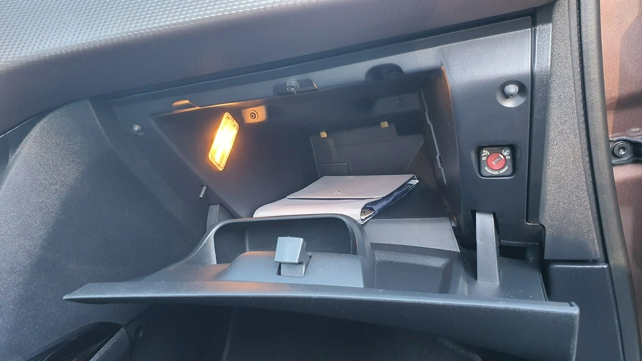 Peugeot 2008 - Zdjęcie 24