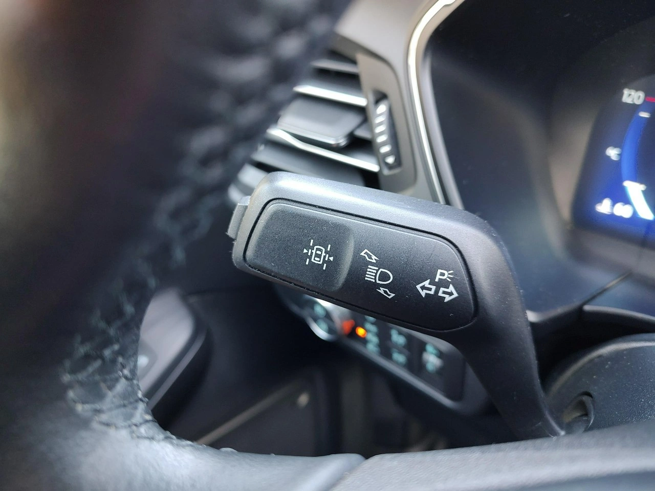 Ford Kuga - Zdjęcie 14