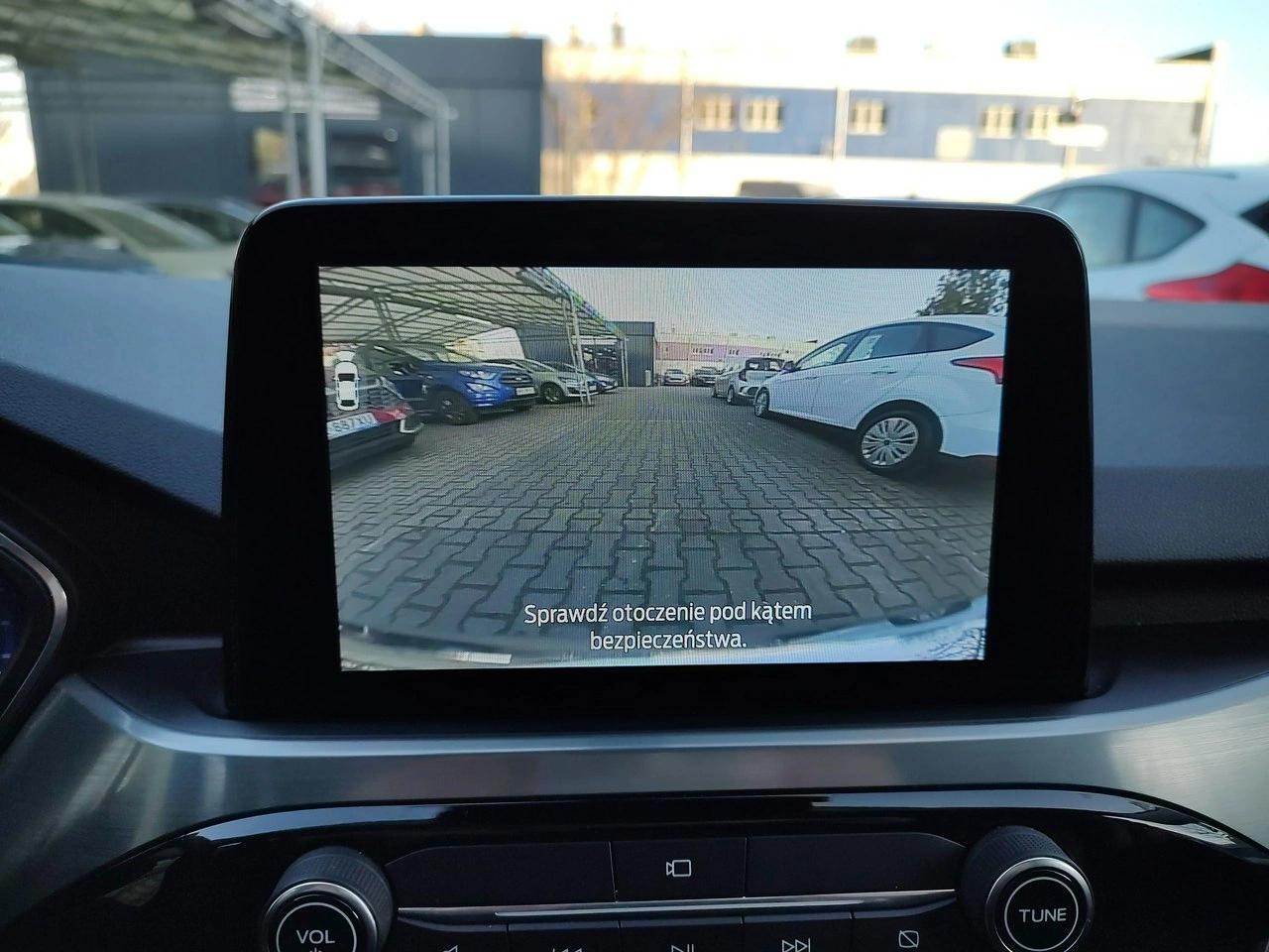 Ford Kuga - Zdjęcie 17