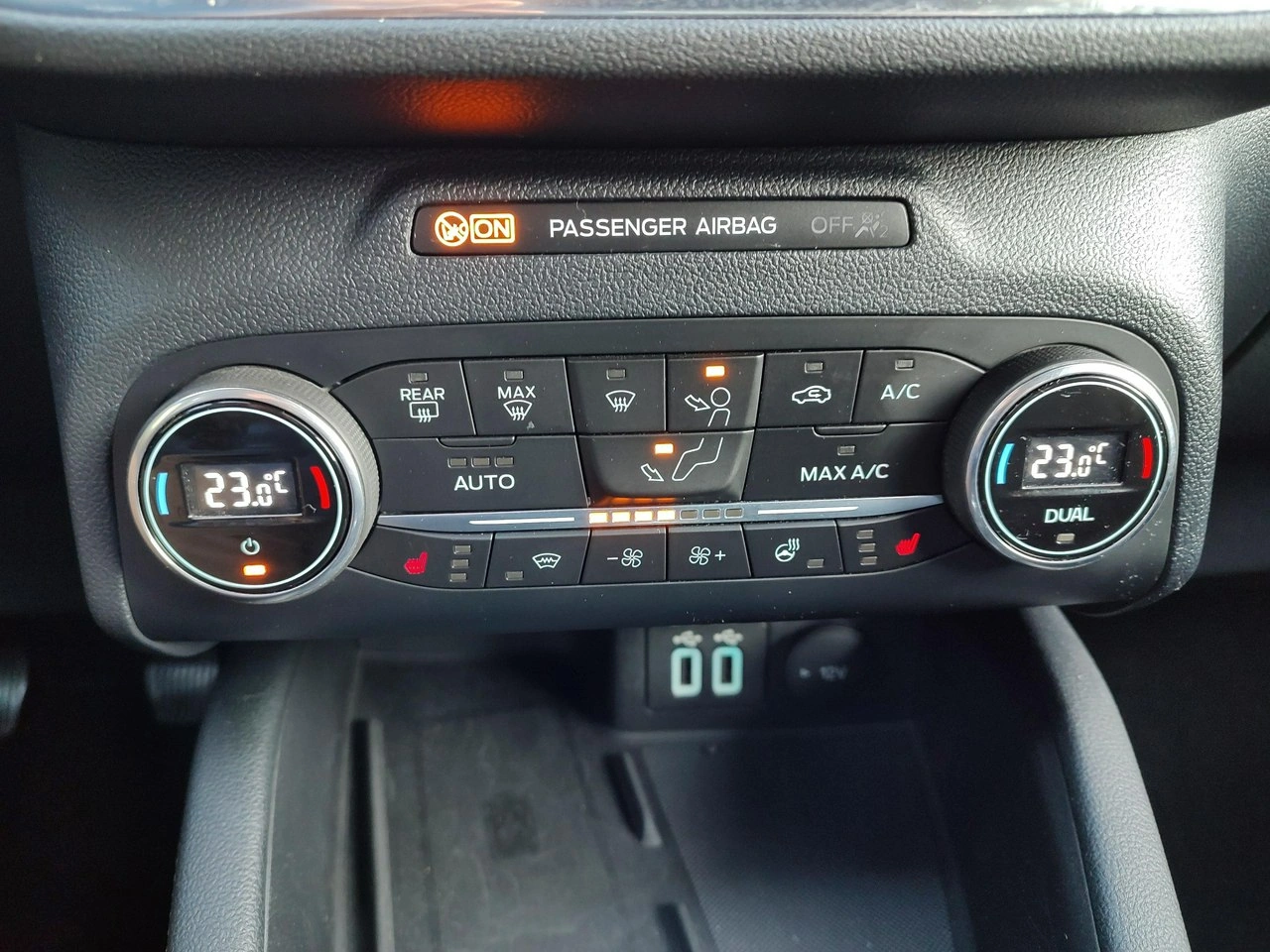 Ford Kuga - Zdjęcie 18