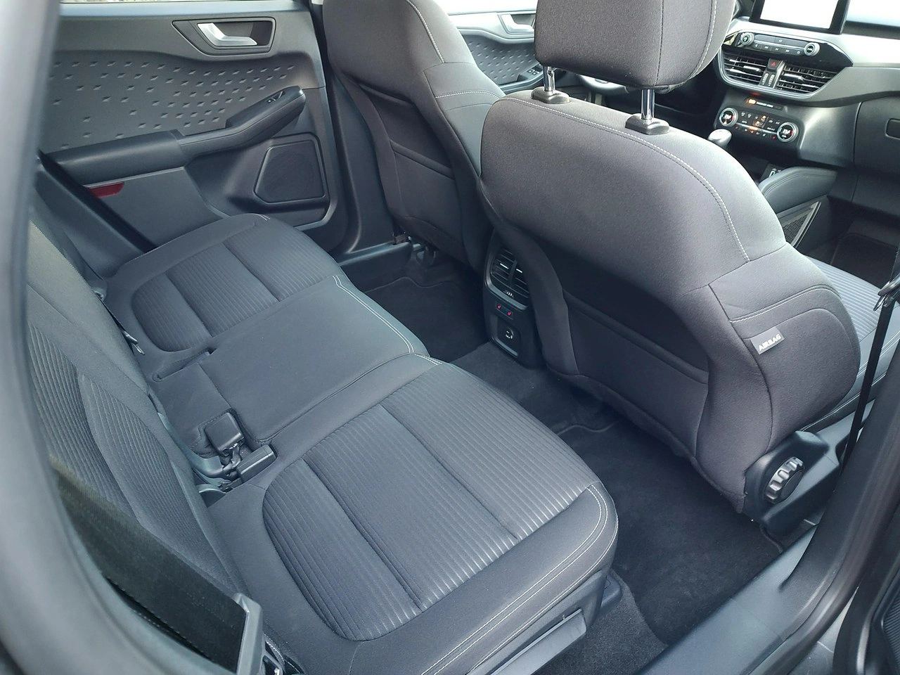 Ford Kuga - Zdjęcie 21