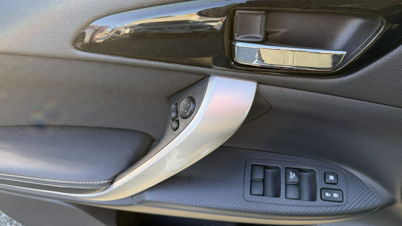 Mitsubishi Eclipse Cross - Zdjęcie 25