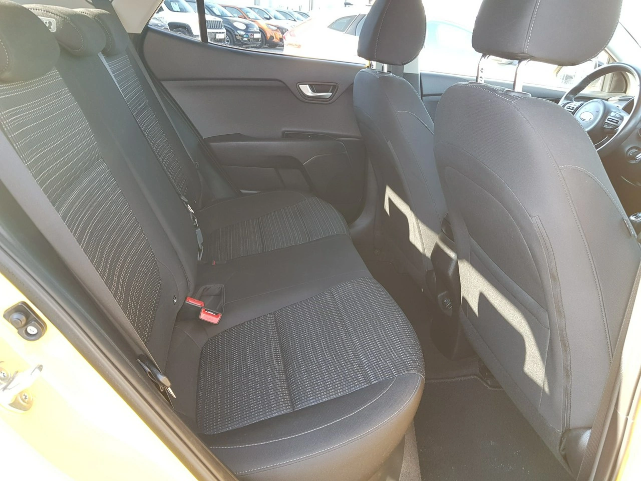 Kia Stonic - Zdjęcie 14