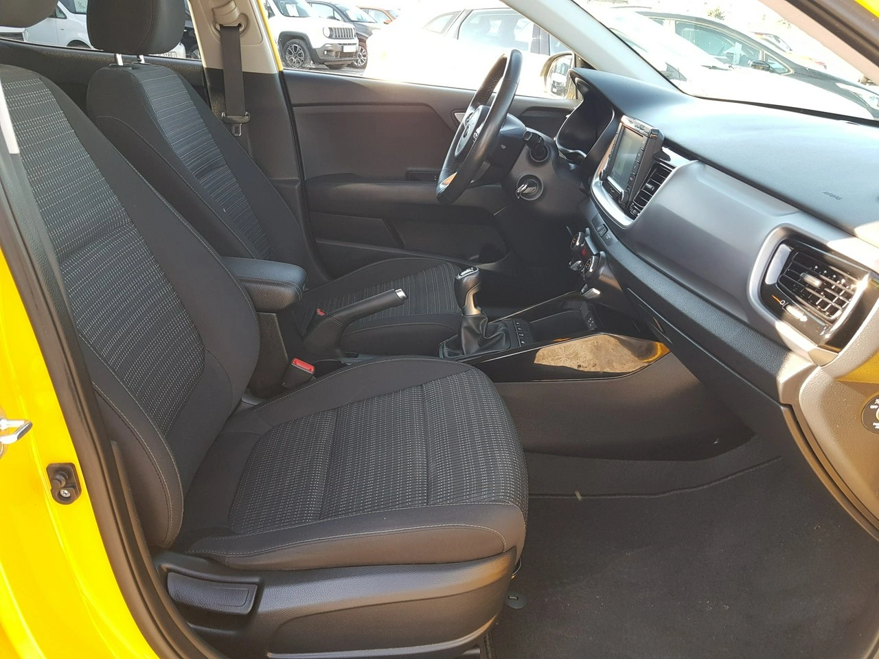 Kia Stonic - Zdjęcie 16