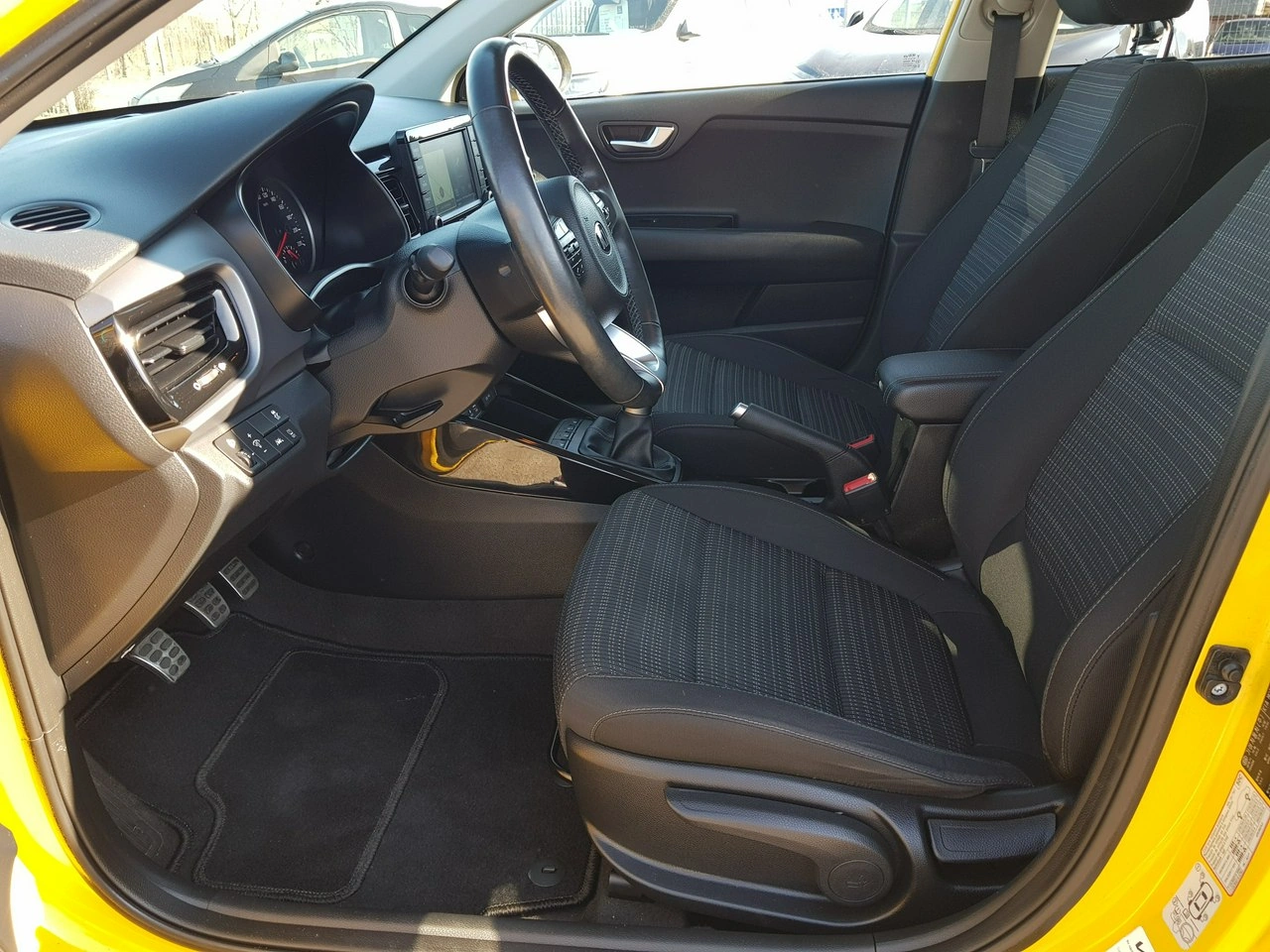 Kia Stonic - Zdjęcie 8