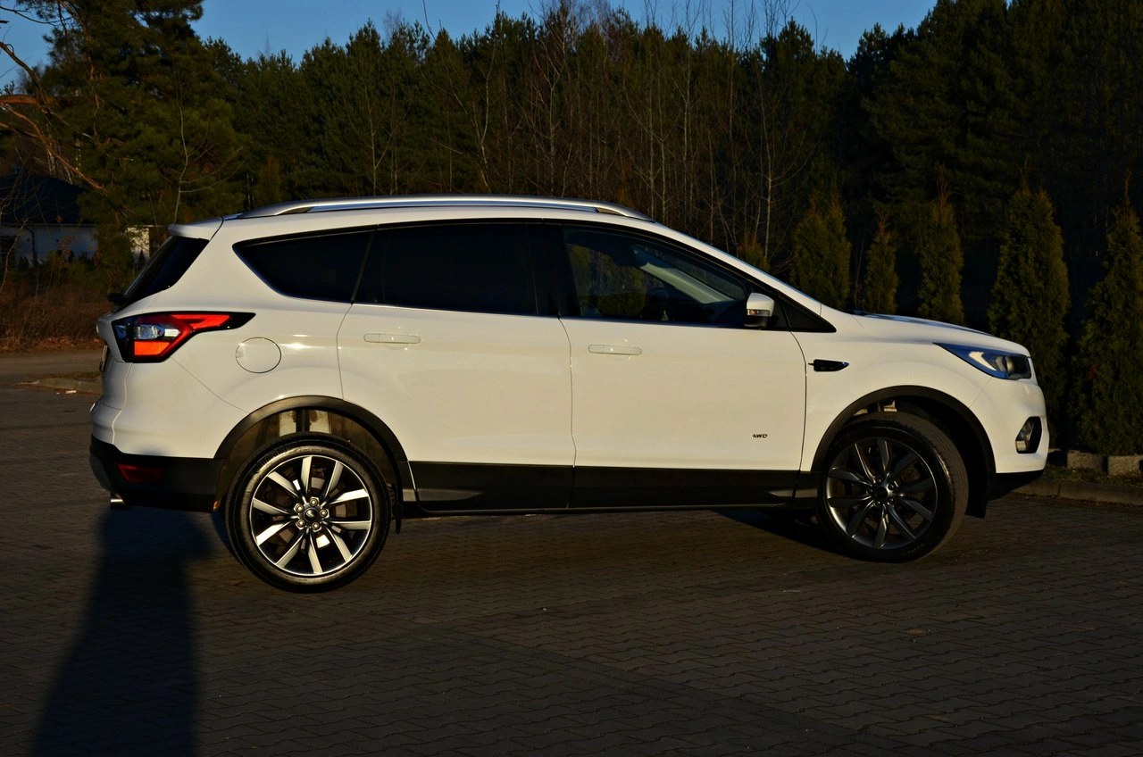 Ford Kuga - Zdjęcie 25