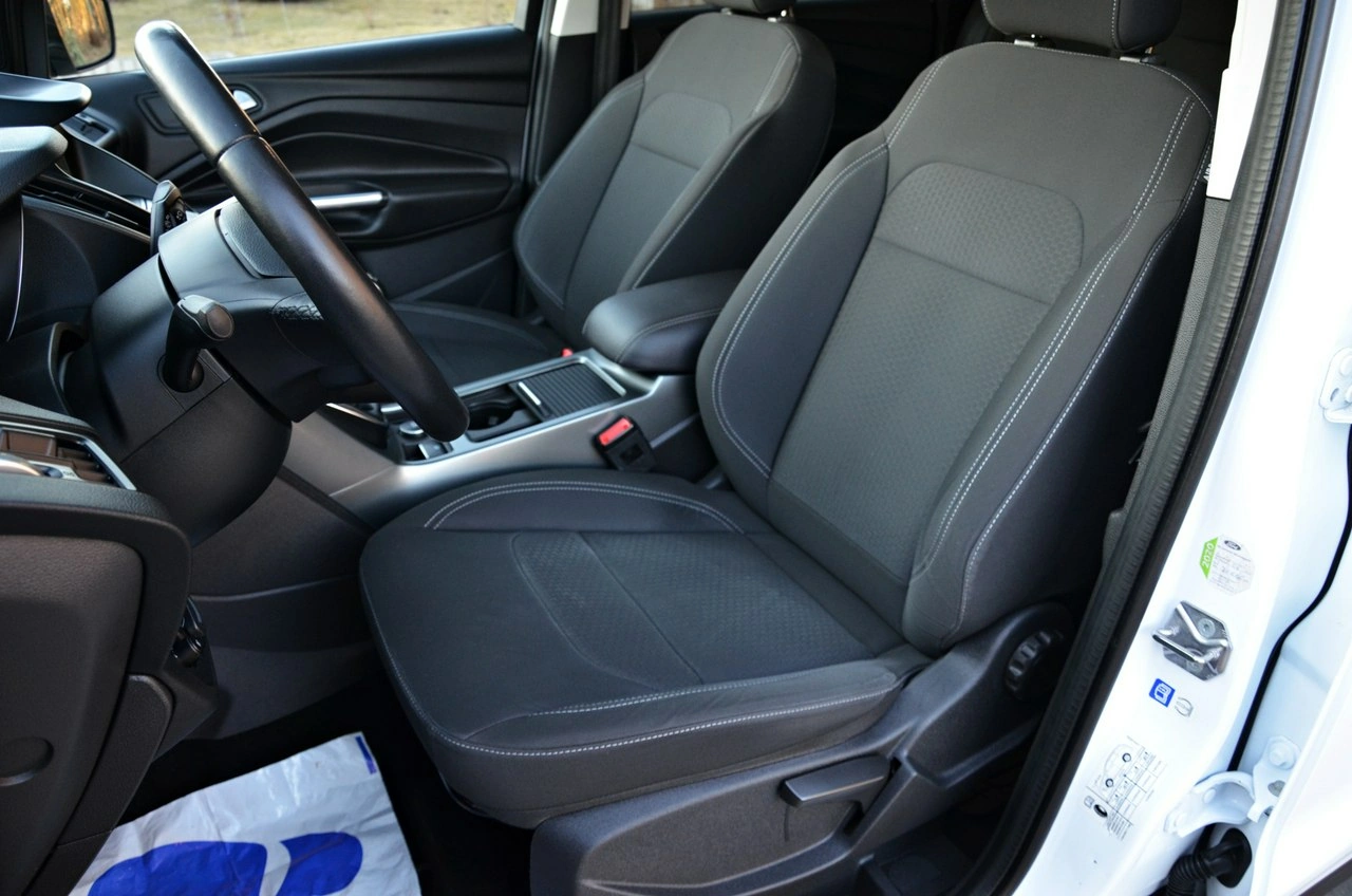 Ford Kuga - Zdjęcie 29