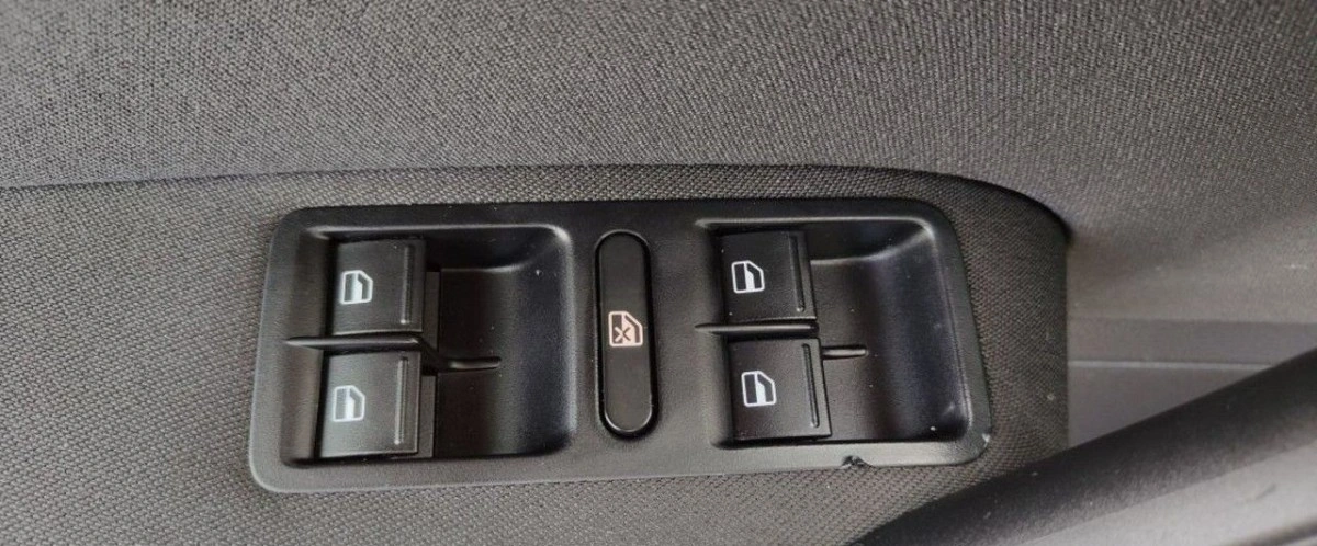 Volkswagen Polo - Zdjęcie 24