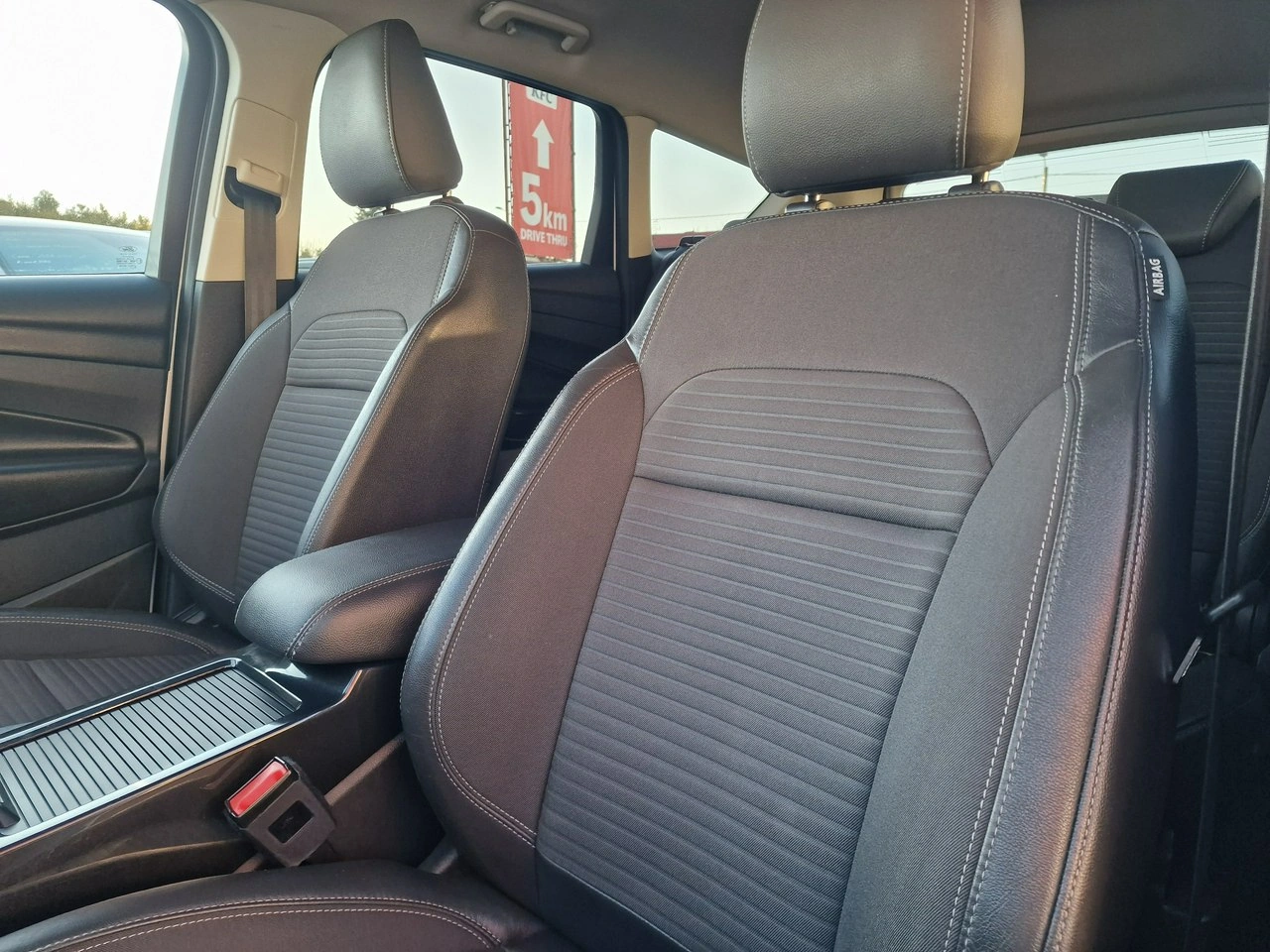 Ford Kuga - Zdjęcie 15