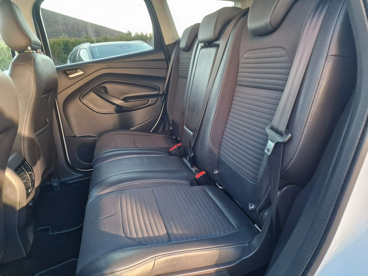 Ford Kuga - Zdjęcie 17