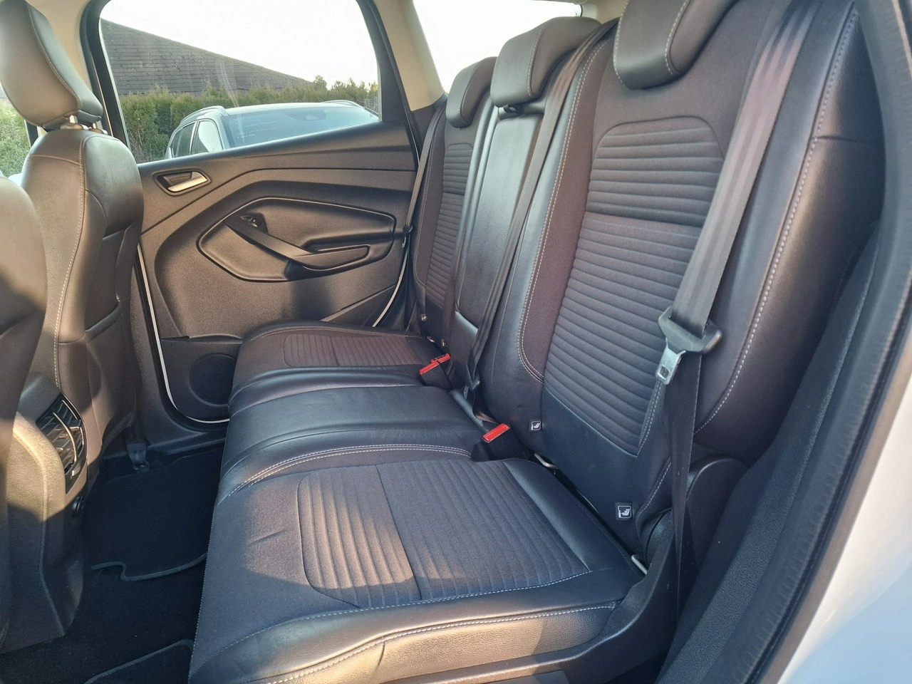 Ford Kuga - Zdjęcie 17