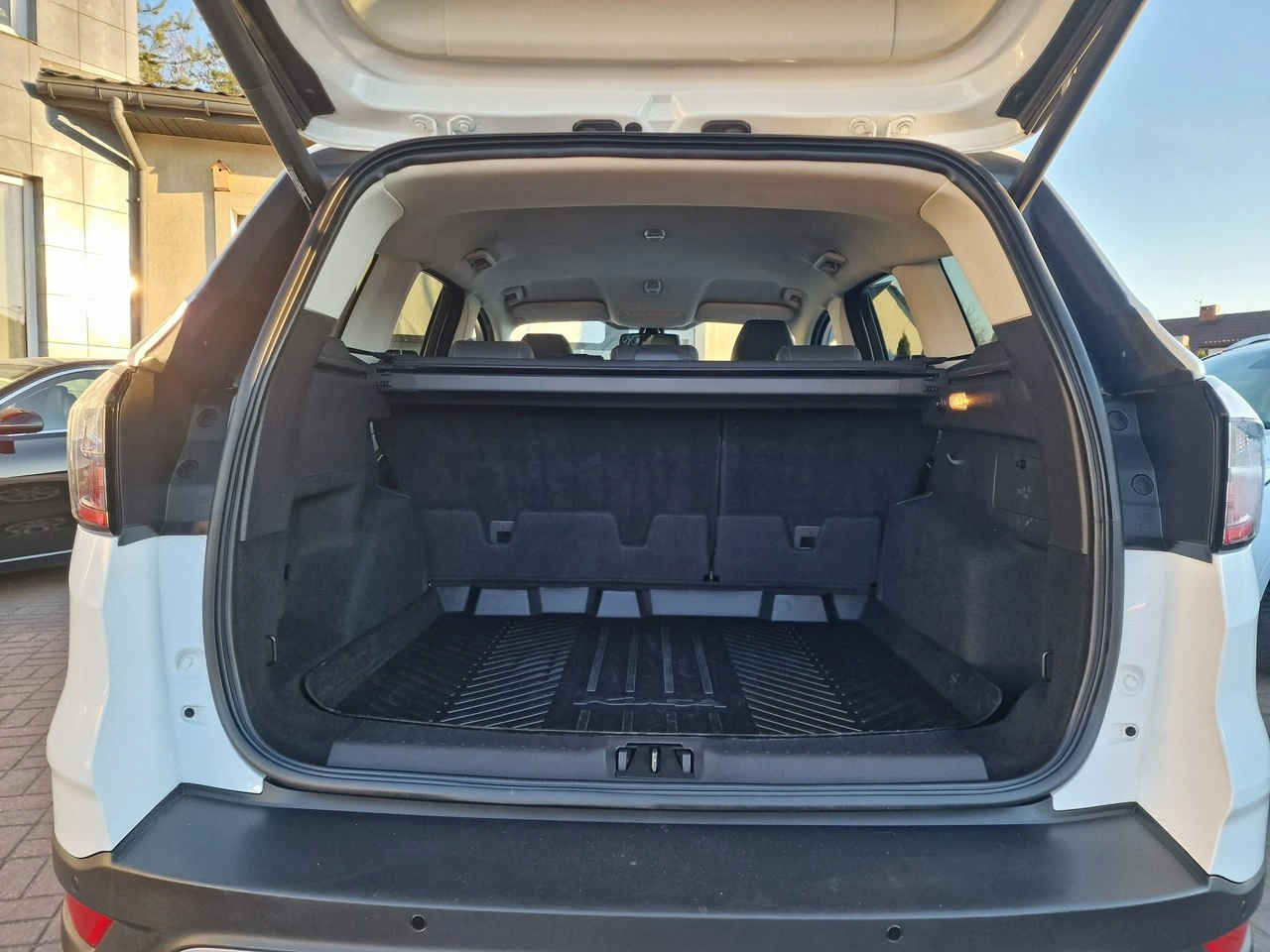 Ford Kuga - Zdjęcie 17