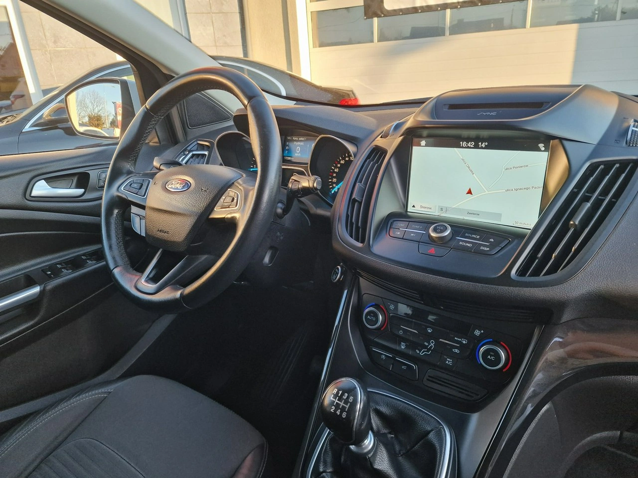 Ford Kuga - Zdjęcie 22