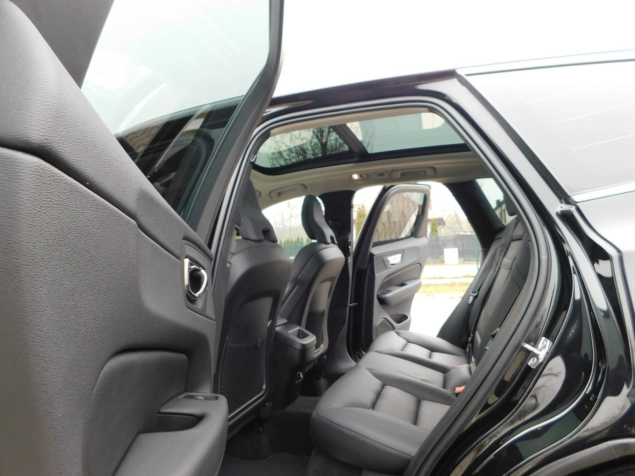 Volvo XC 60 - Zdjęcie 12