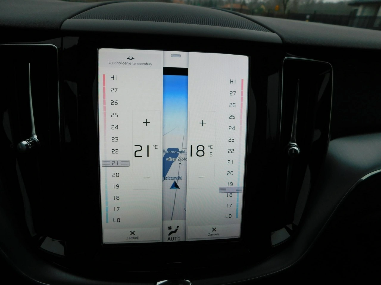 Volvo XC 60 - Zdjęcie 21