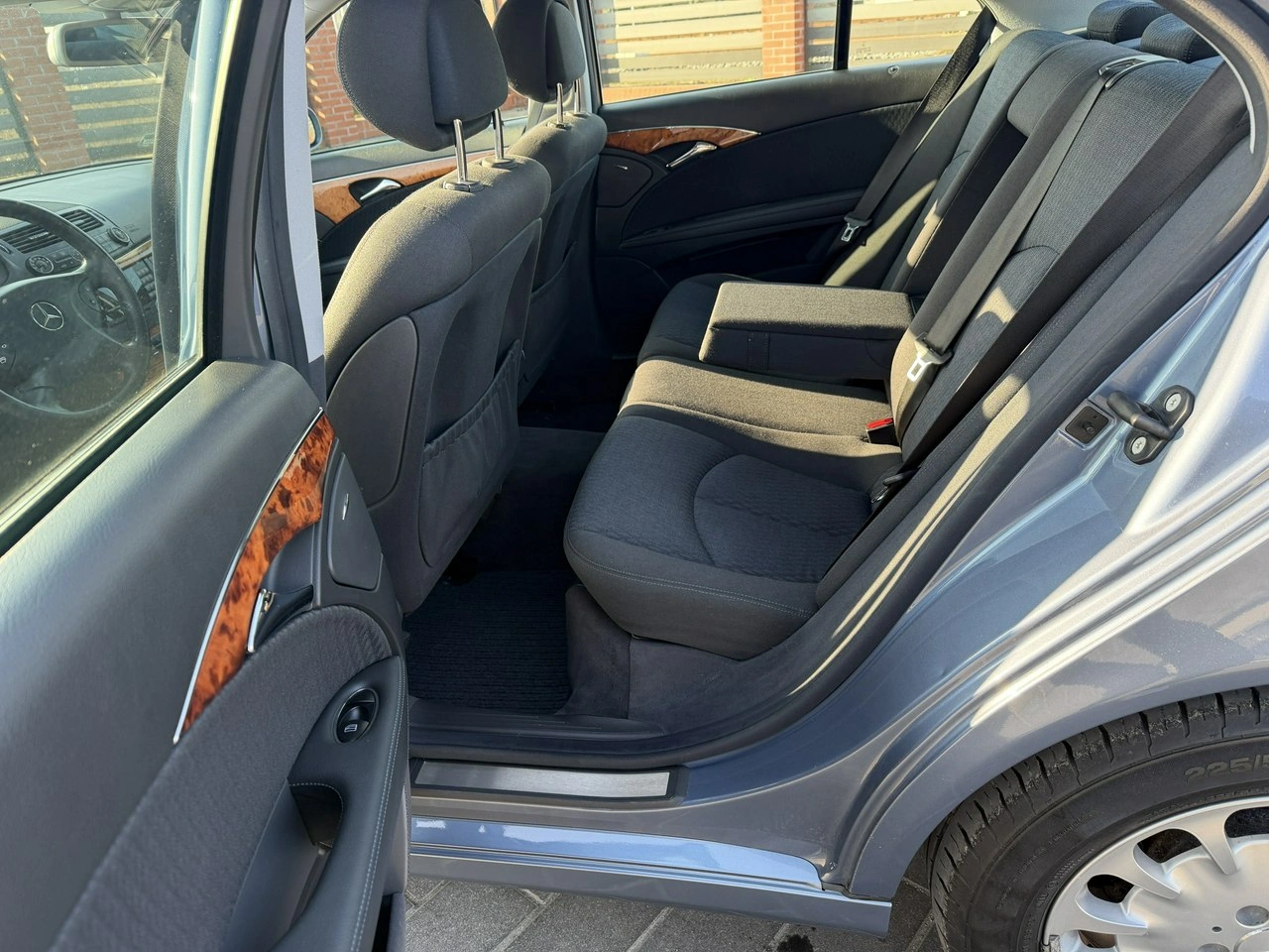 Mercedes E 200 - Zdjęcie 9