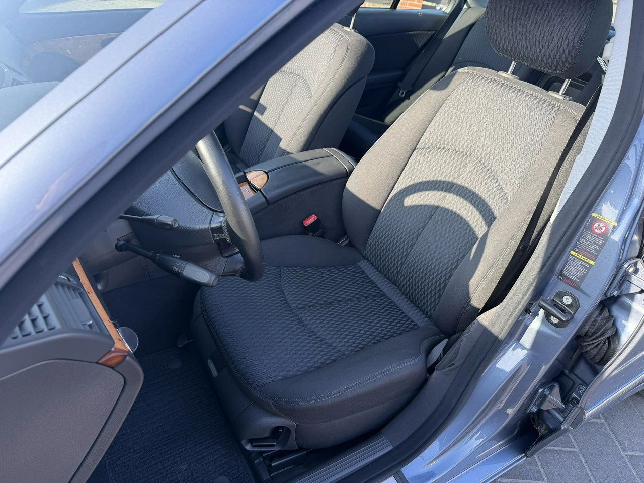 Mercedes E 200 - Zdjęcie 10