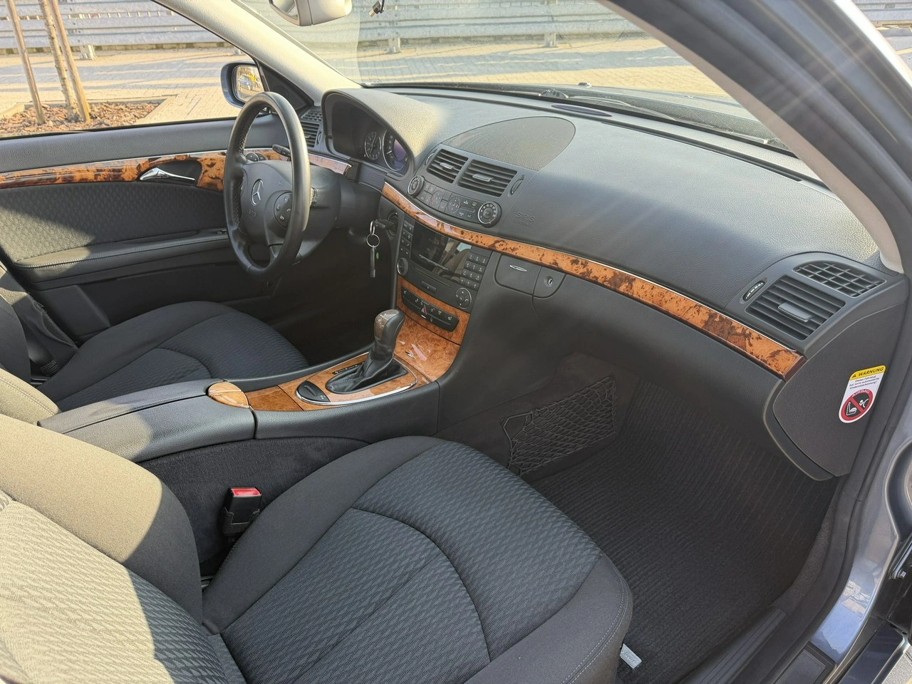 Mercedes E 200 - Zdjęcie 12