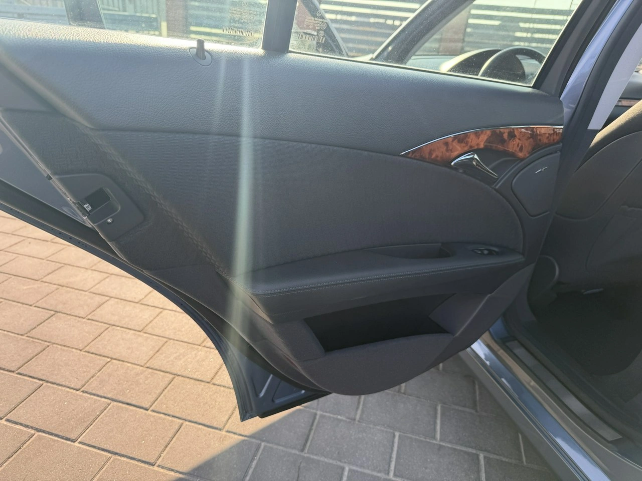 Mercedes E 200 - Zdjęcie 13