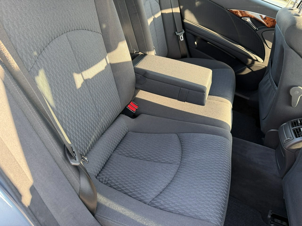 Mercedes E 200 - Zdjęcie 17